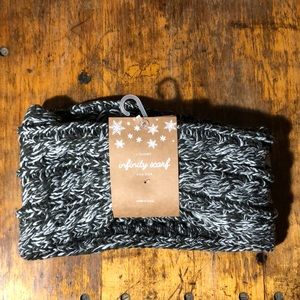 Infinity scarf, grey black white marled, NWT